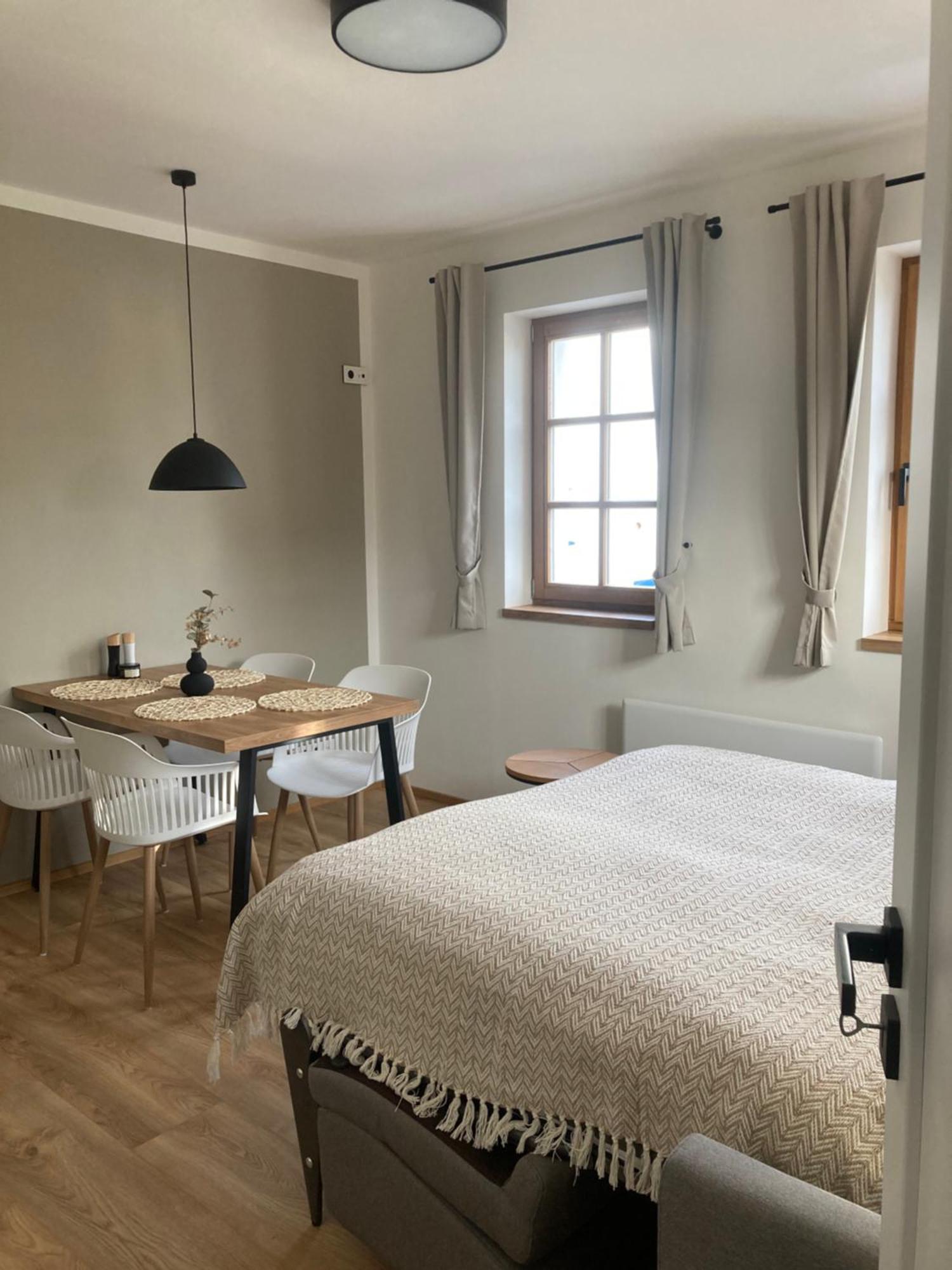 Pod Vinohradem - Apartmany & Vinne Sklepy Mutenice Bilik gambar